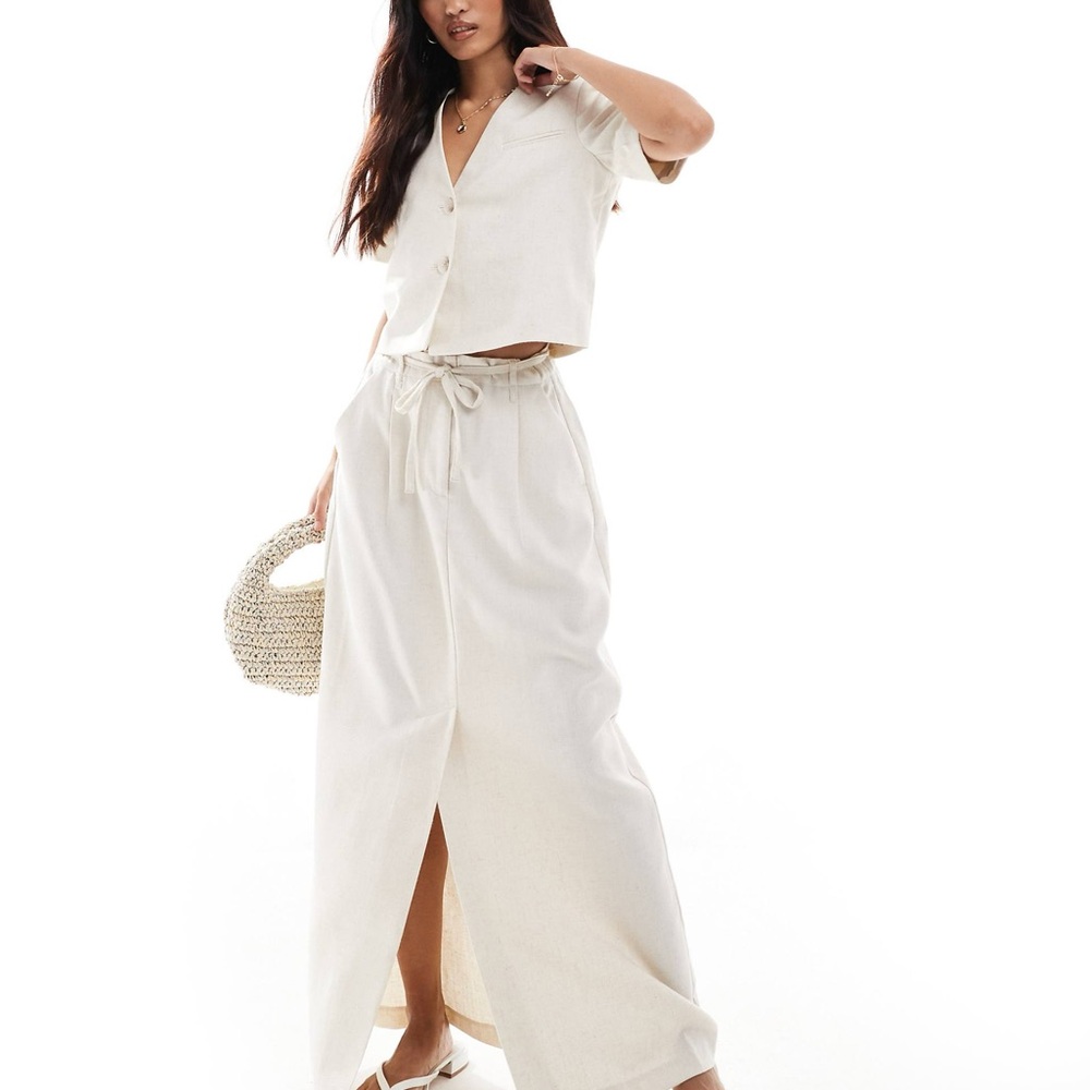Elegant Cream Maxi Skirt